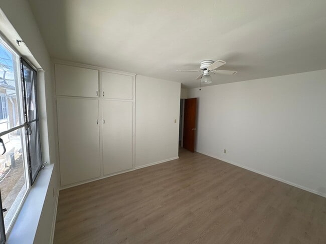 Building Photo - 113-115 W Rosslynn Ave