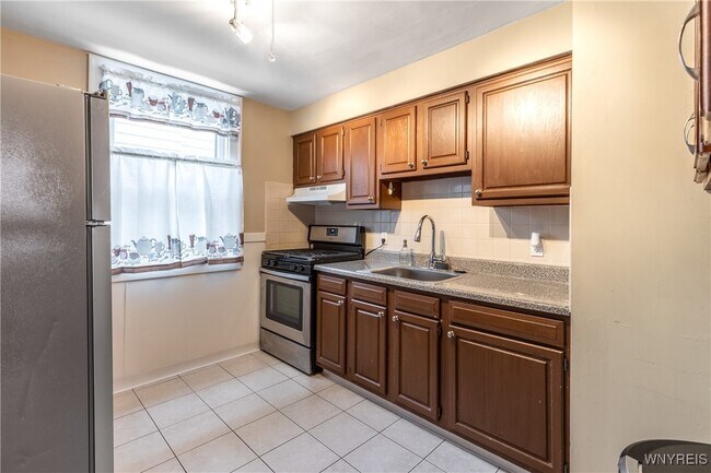 Building Photo - 189 Hamilton Dr