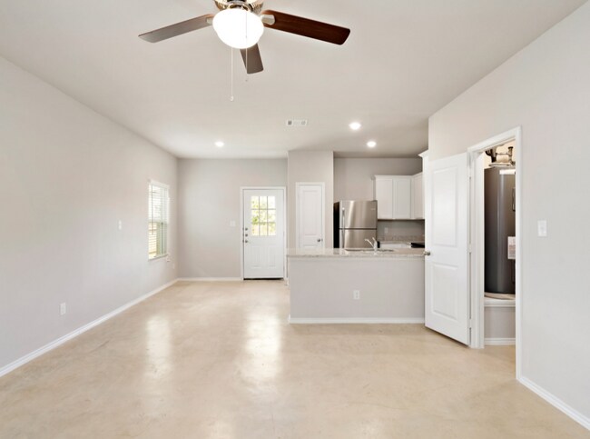Building Photo - 7927 Dial Ike Dr