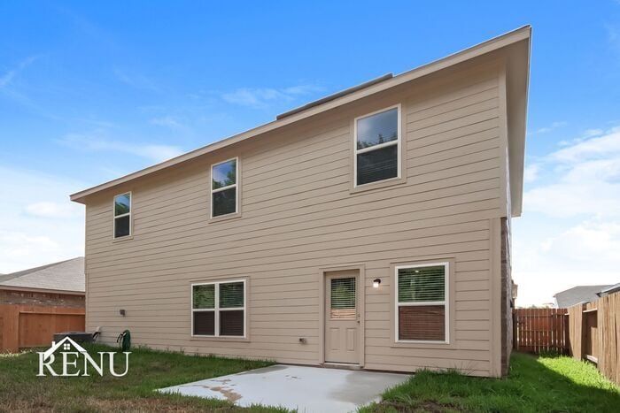 Building Photo - 10466 Sweetwater Creek Dr