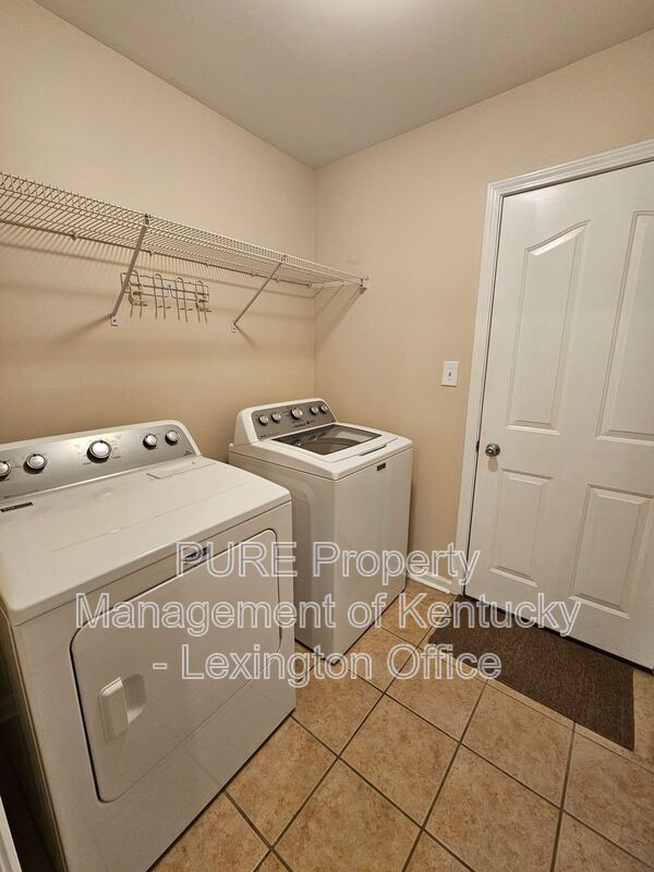 Building Photo - 321 Lebeau Dr