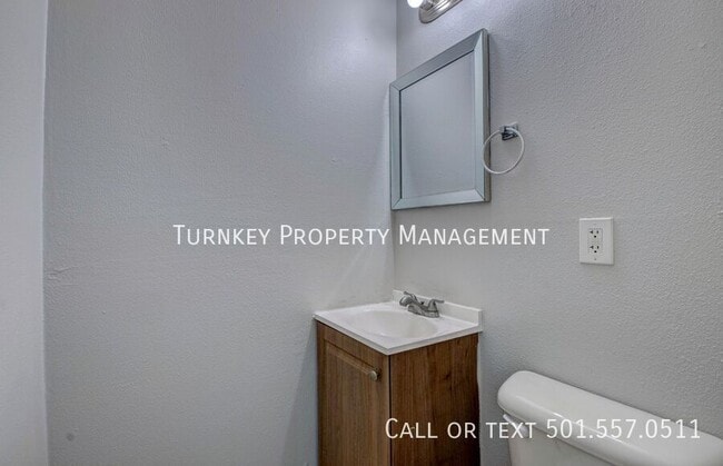 Building Photo - 7 Fairbrook Dr