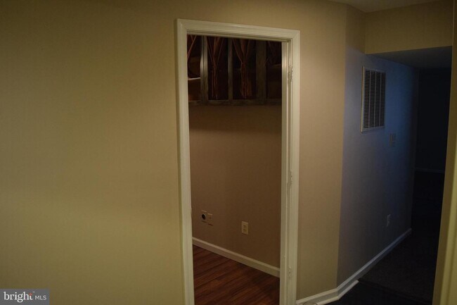 Building Photo - 8315 Kinsley Mill Pl