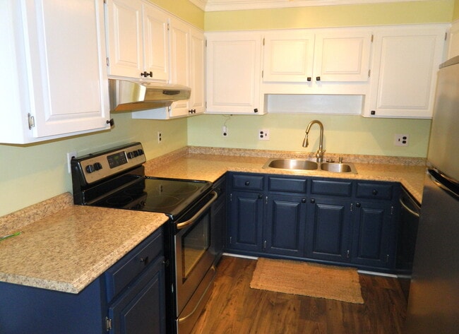 Building Photo - 230 Ronstadt Dr