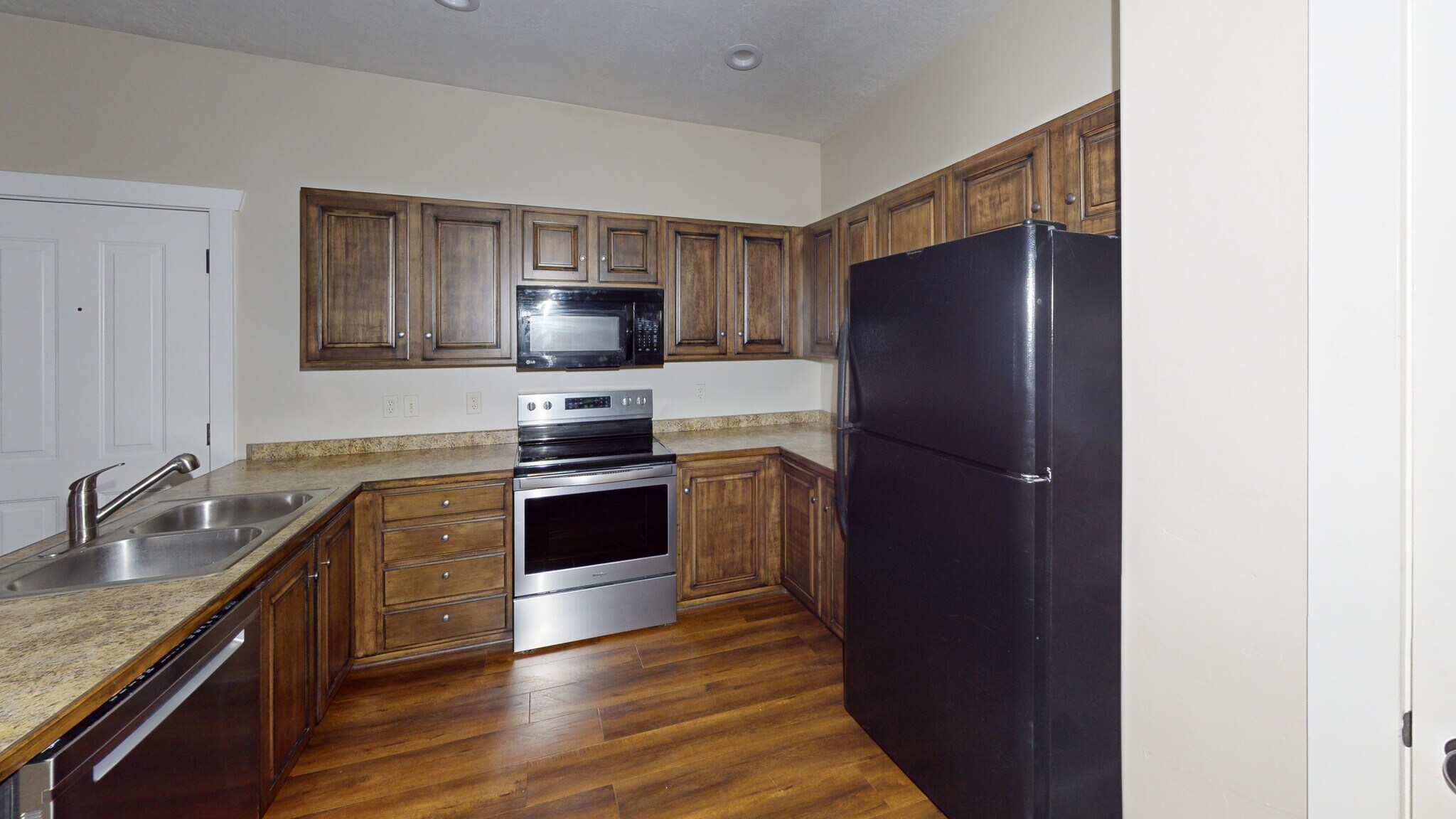 Kitchen - 67 E 200 N
