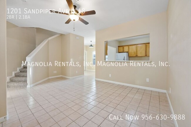 Building Photo - 2 bed 2.5 bath Townhouse in Mcallen