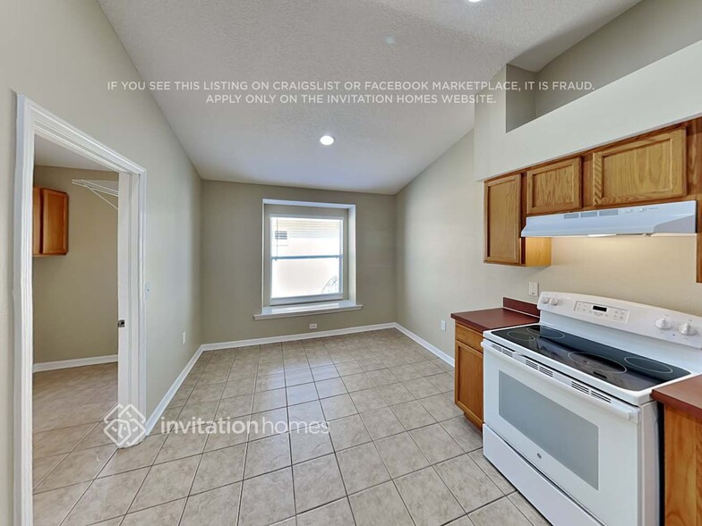 Building Photo - 453 Stone Briar Dr
