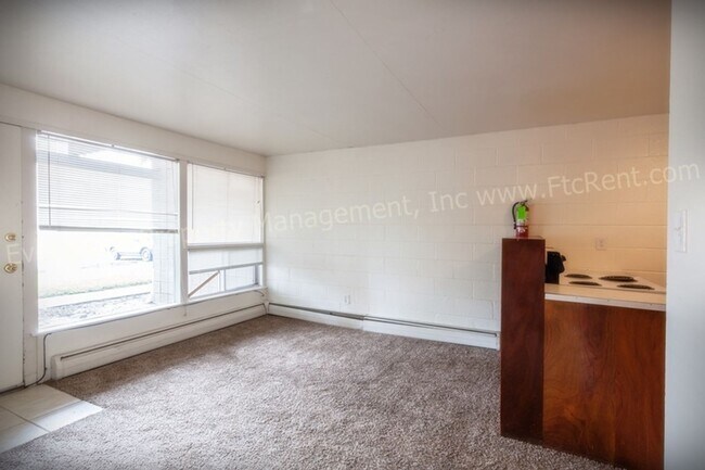 Building Photo - 701 Parker St