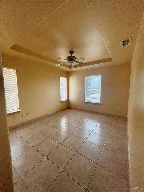 Building Photo - 17 W Caffery Ave