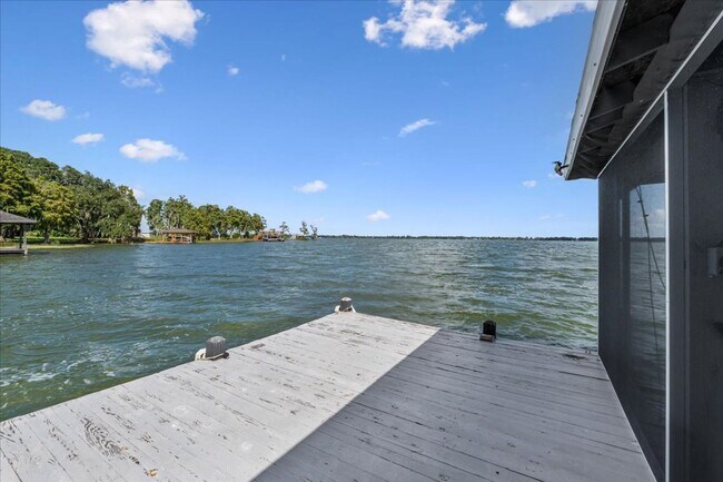 Building Photo - 3824 Gaines Dr