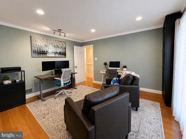 Building Photo - 7327 Yates Ct