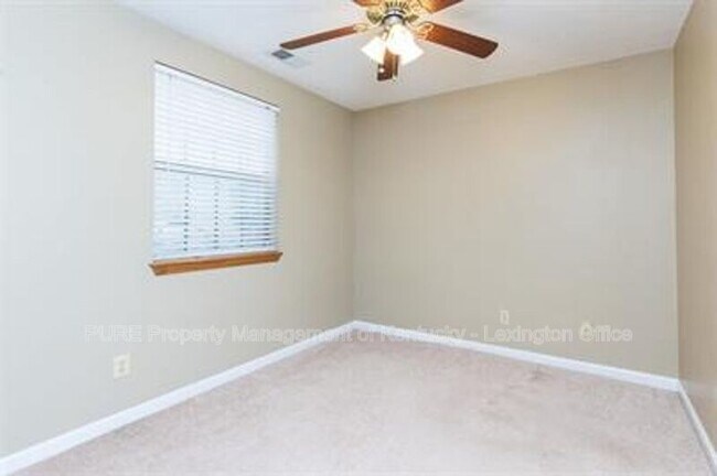 Building Photo - 2512 Knightsbridge Ln