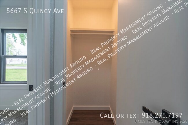 Building Photo - 5667 S Quincy Ave