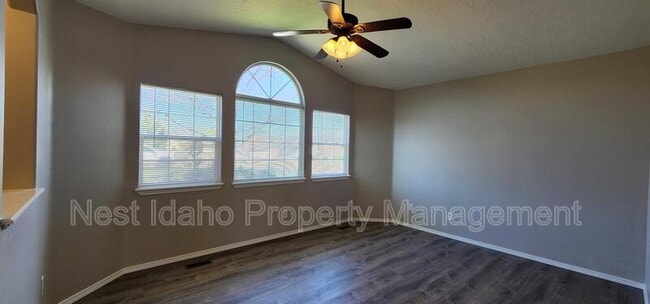 Building Photo - 3009 Sugar Cane Dr