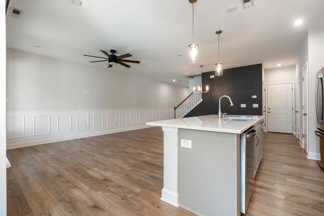 Building Photo - 75 Balfour Run