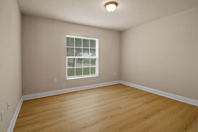 Building Photo - 2273 SW Monterrey Ln