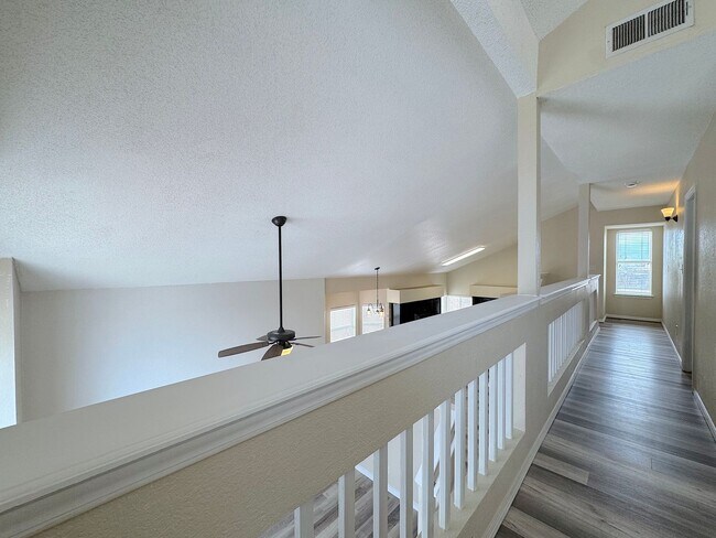 Building Photo - East El Paso Split Tri-Level 3 bed/2 bath Refrig A/C with bonus loft!