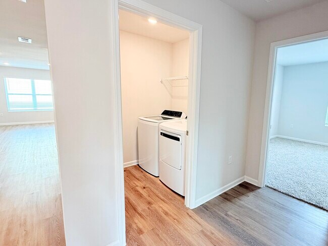 Building Photo - 1946 Tree Swallow Dr