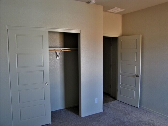 Building Photo - 3BR/2BA/2CG, 1423 sq.ft. rental in the Holiday subdivision, Sierra Vista, AZ