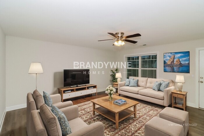 Building Photo - 281 Southcircle Dr NW