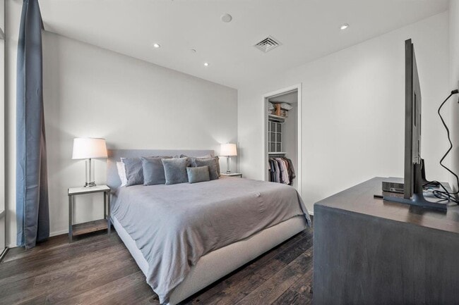 Building Photo - 200 Congress Ave.