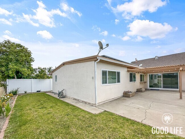 Building Photo - Spacious 3BR/2BA Home with 2-Car Garage in Lake Forest, CA – Great Location