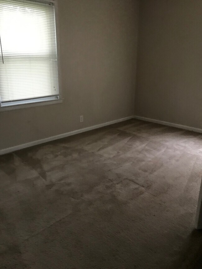 Building Photo - 1320 S Crane St