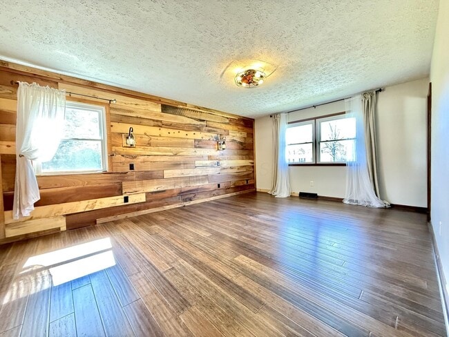 Building Photo - 10695 Lockbourne Eastern Rd