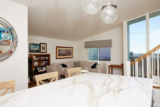 Building Photo - 14 Westwind St