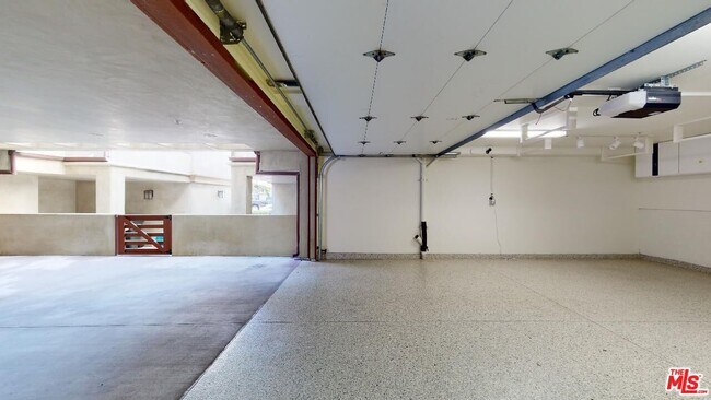 Building Photo - 642 Hermosa Ave