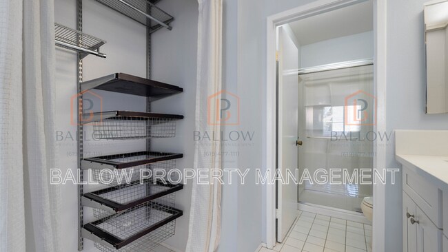 Building Photo - 5440 Baltimore Dr