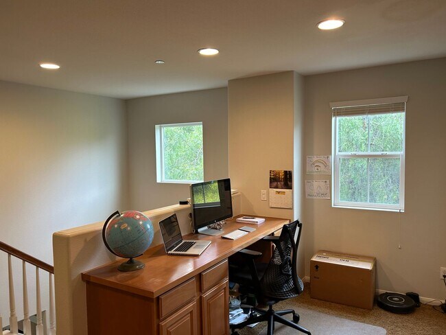 Building Photo - Beautiful 5-Bedroom Home In Oceanside