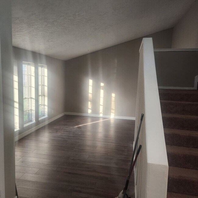 Building Photo - 8502 Riverside Walk Ln
