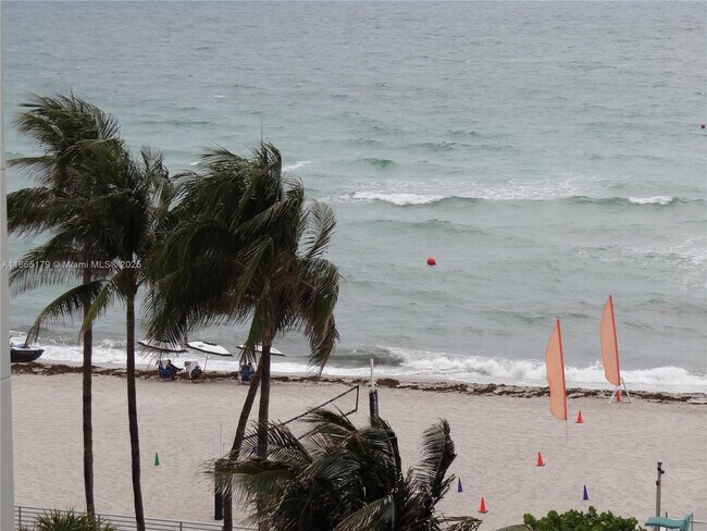 Building Photo - 3725 S Ocean Dr