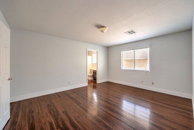 Building Photo - 3743 Lone Mesa Dr