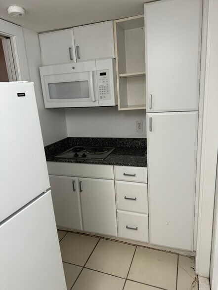 Building Photo - 922 Eaton St