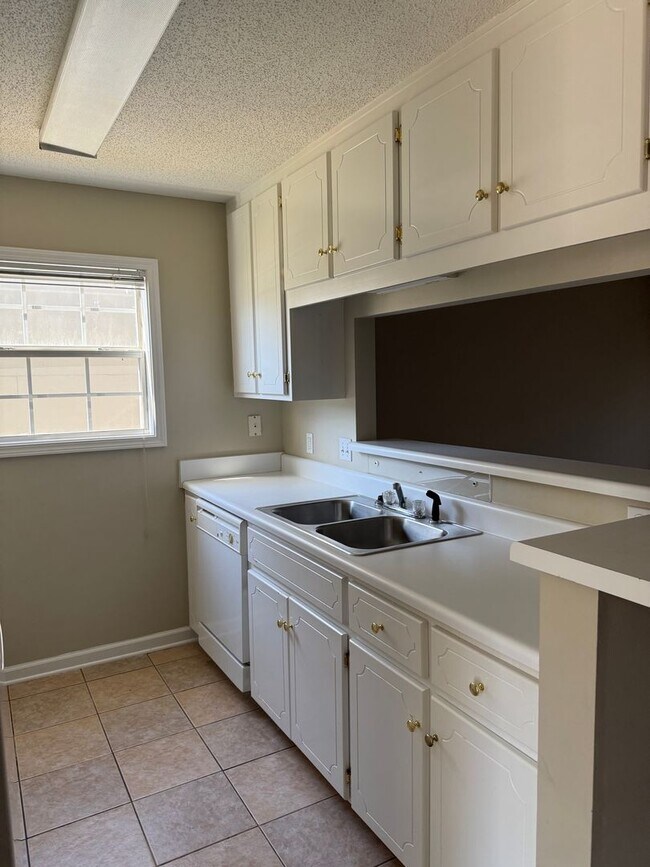 Building Photo - 111 Woodberry Dr