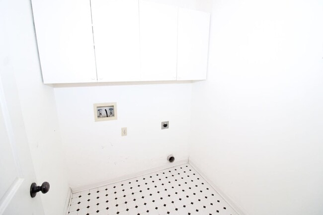 Building Photo - 107 Shearman Way