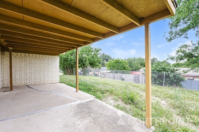 Building Photo - 4 BR/2BA | Newly Renovated Single Family Home | Covered Patio  | Fenced backyard!