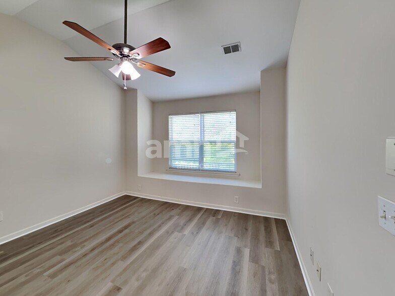 Building Photo - 1637 Bradmere Ln