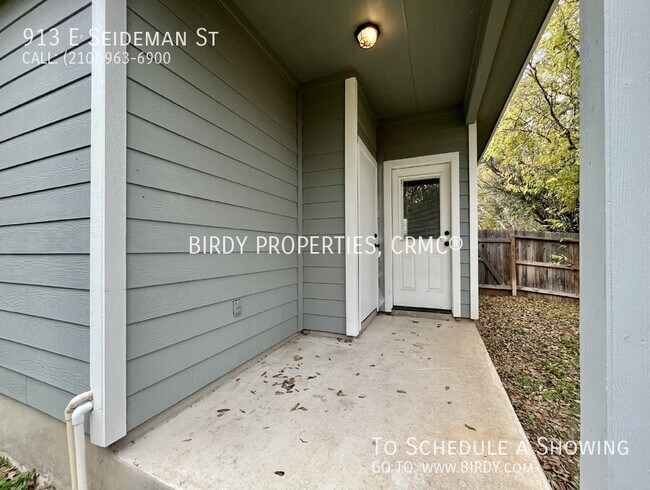 Building Photo - 913 E Seidemann St