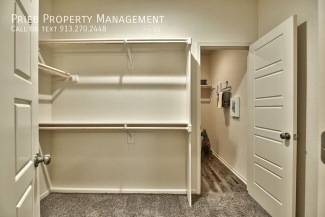 Building Photo - 443 W Apache St