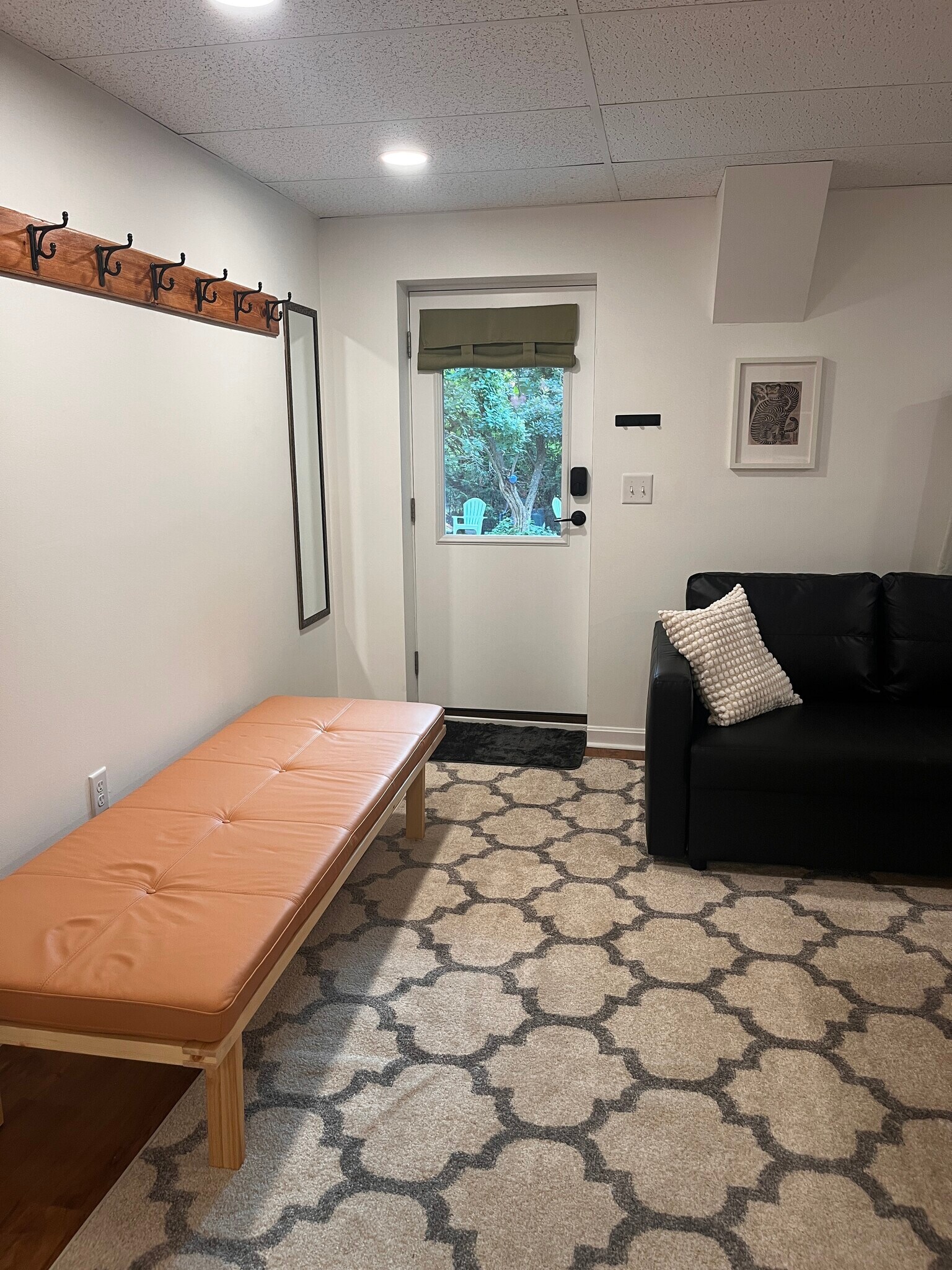 Building Photo - 266 Malletts Bay Ave