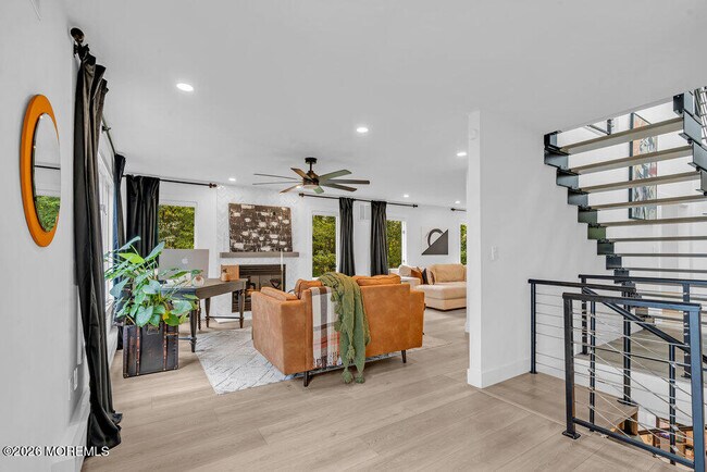 Building Photo - 17 Woods End Rd