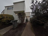 Building Photo - 1 Bedroom Apartment ~ Close to Campus ~ Ca...