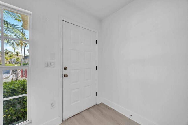 Building Photo - 727 Kensington Lake Cir