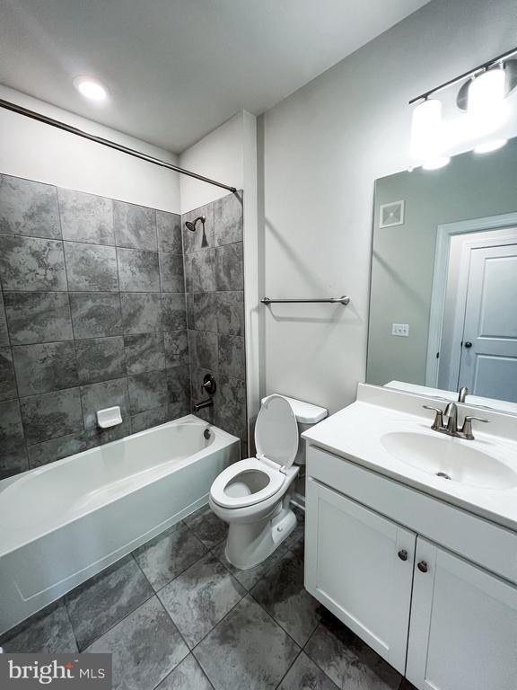 Building Photo - 43451 Stonewood Crossing Ter