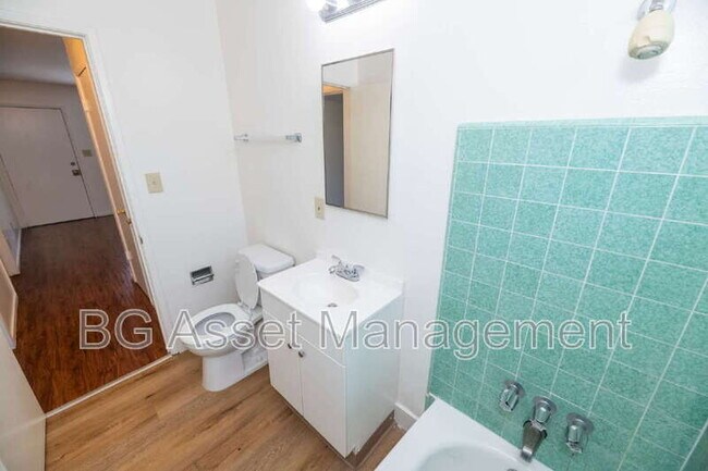 Building Photo - 460 San Marco St