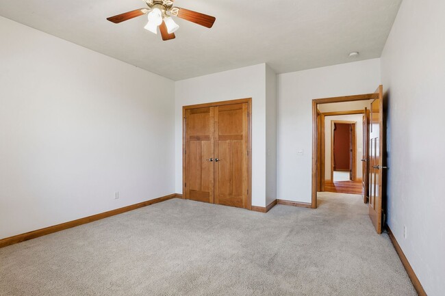 Building Photo - Stunning Appleton Home