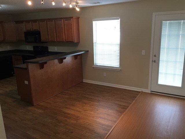 Building Photo - 509 Diamond Cut